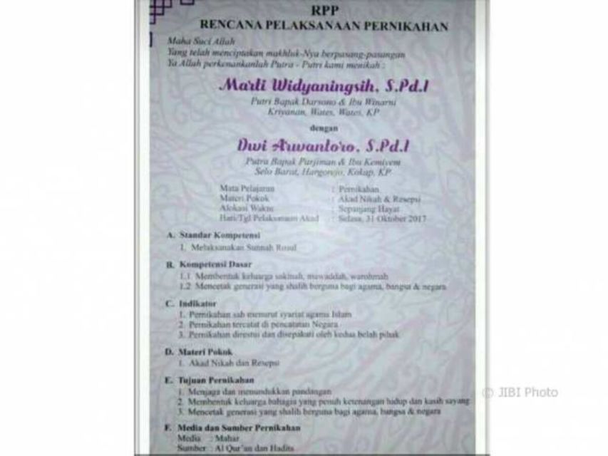 Sempat Viral Undangan Nikah Format Jurnal Ilmiah, 5 Undangan Kreatif ini Juga Tak Kalah Unik!