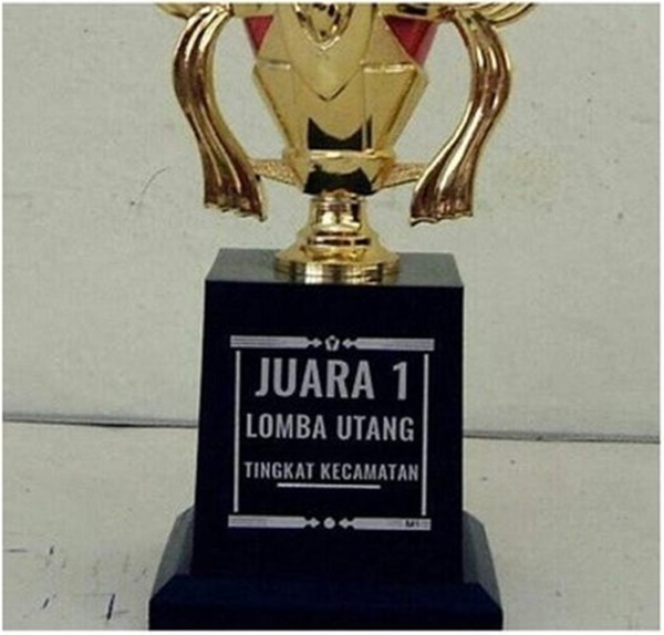 11 Piala Kocak dari Lomba yang Sebenarnya Nggak Penting-Penting Amat. Juara Nggak Bikin Bangga