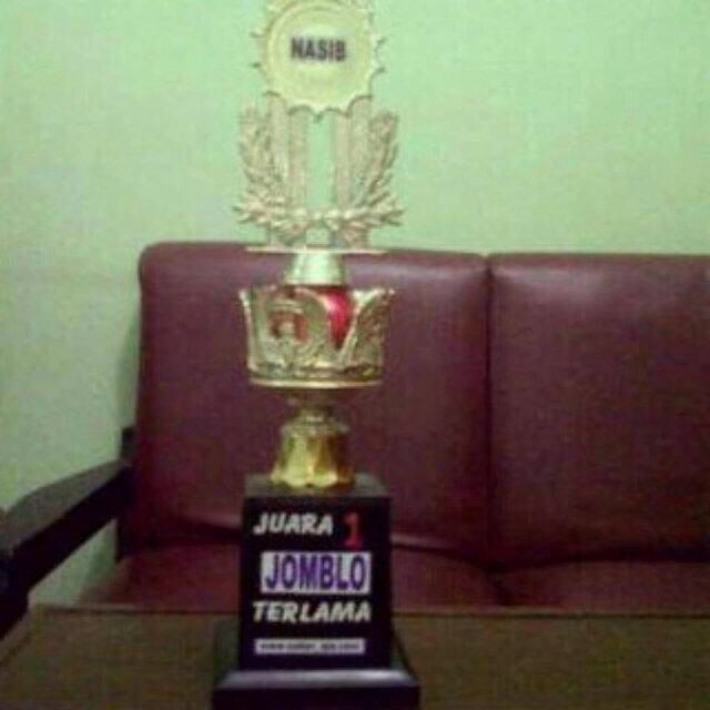 11 Piala Kocak dari Lomba yang Sebenarnya Nggak Penting-Penting Amat. Juara Nggak Bikin Bangga