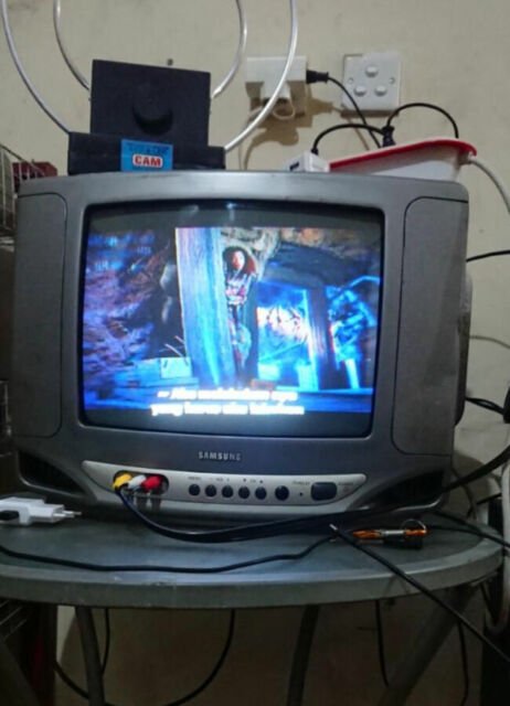 Nostalgia TV Tabung yang Kini Sudah Punah. Siapa yang Dulu Suka Ganti Channel Pakai Kaki?