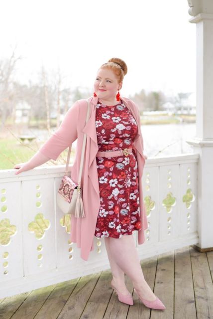 Liz, Fashion Blogger Bertubuh Curvy yang Percaya Diri dengan Aneka Dress Berwarna. Layak Ditiru!