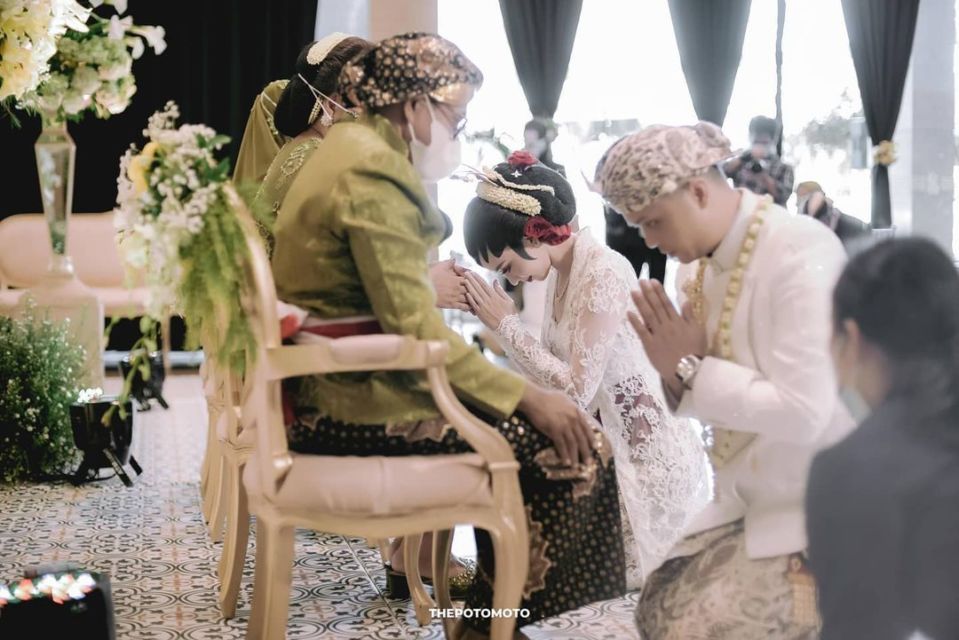 10 Detail Pernikahan Karina Nadila-Rangga Prihartanto. Kental Adat Jawa dan Tetap Super Elegan!