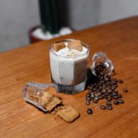 Minum Es Kopi Susu Menjadi Gaya Hidup di Kalangan Remaja?