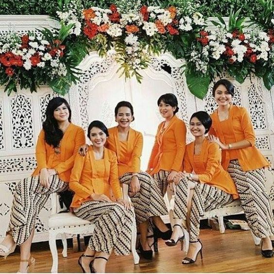 Pesona 9 Kebaya Kutu Baru Modern yang Masih Digemari di Penghujung Tahun. Super Anggun!