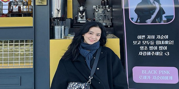 Rosé BLACKPINK Kirim Food Truck ke Lokasi Syuting Snowdrop untuk Dukung Jisoo