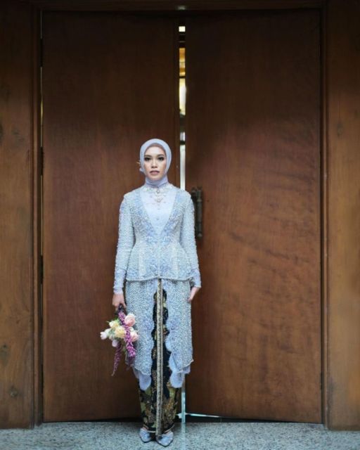 7 Panduan Praktis Pilih Kebaya Lamaran untuk si Kurus. Jadi Lebih Proporsional Seketika~