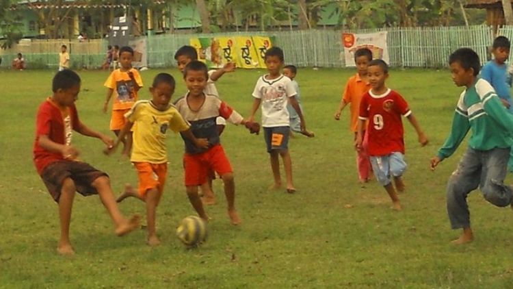 6 Aturan Kocak Sepak Bola Ala Bocah Kampung. FIFA juga Pusing Kalau Nonton Pertandingannya!