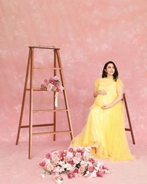 10 Flawless Maternity Photo ala Momo Geisha. Ugh, Sukses Bikin Pangling Karena Makin Glowing!