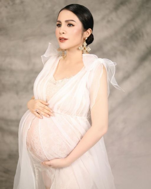 10 Flawless Maternity Photo ala Momo Geisha. Ugh, Sukses Bikin Pangling Karena Makin Glowing!