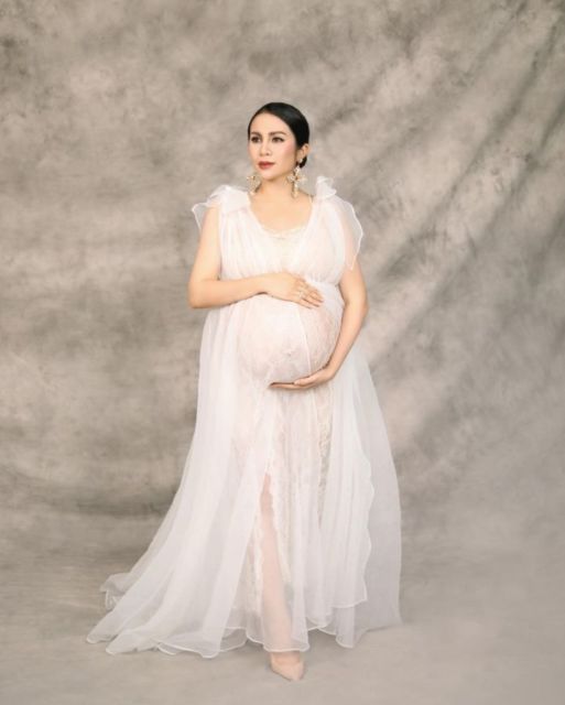 10 Flawless Maternity Photo ala Momo Geisha. Ugh, Sukses Bikin Pangling Karena Makin Glowing!