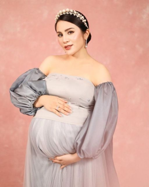 10 Flawless Maternity Photo ala Momo Geisha. Ugh, Sukses Bikin Pangling Karena Makin Glowing!