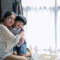 5 Hal yang Sering dilakukan ke Ibu Sewaktu Kecil, Masih Ingat Enggak?