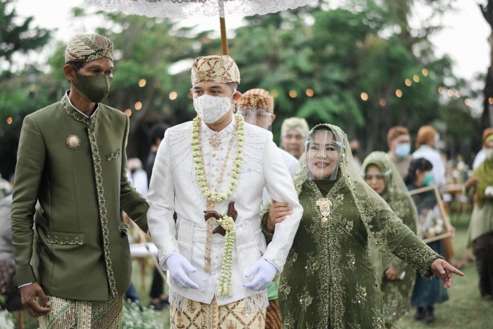 10 Detail Akad Nikah Yura Yunita-Donne Maulana, Adem dalam Nuansa Rustic Hijau dan Putih