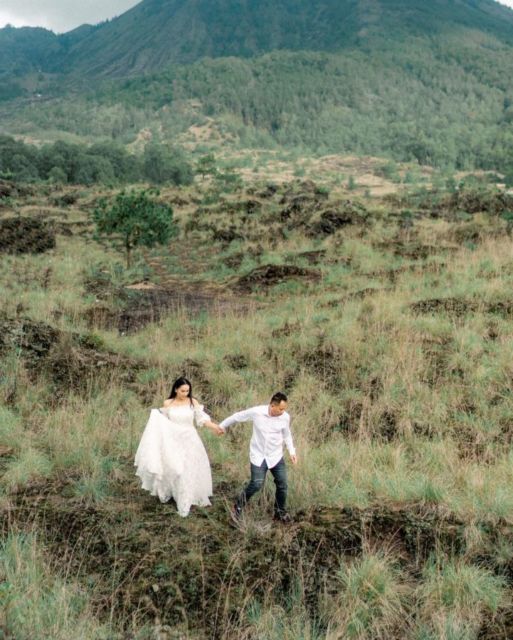 10 Potret Pre-wedding Vicky Prasetyo-Kalina Ocktaranny. Mesra di Hutan sampai Jadi Gladiator Cinta