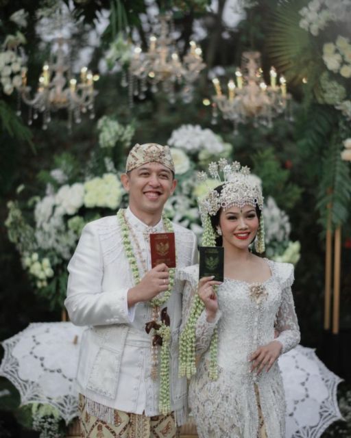 10 Detail Akad Nikah Yura Yunita-Donne Maulana, Adem dalam Nuansa Rustic Hijau dan Putih