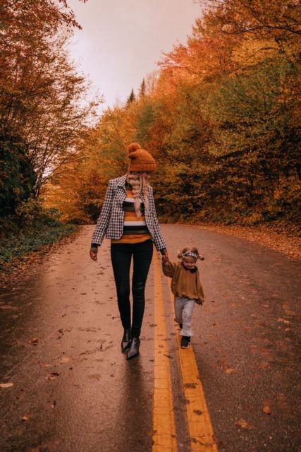 Memanfaatkan Lingkungan Sekitar, Ini 9 Konsep Photoshoot Ibu-Anak yang Apik!