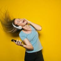 Daftar Pilihan Lagu Terbaru dari Resso yang Cocok Masuk dalam Playlist Awal Tahun 