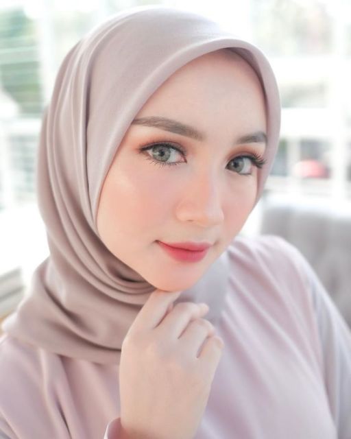 5 Contoh Makeup Hijab yang Bisa Kamu Tiru, Mulai dari yang Natural Sampai Bold Ada!