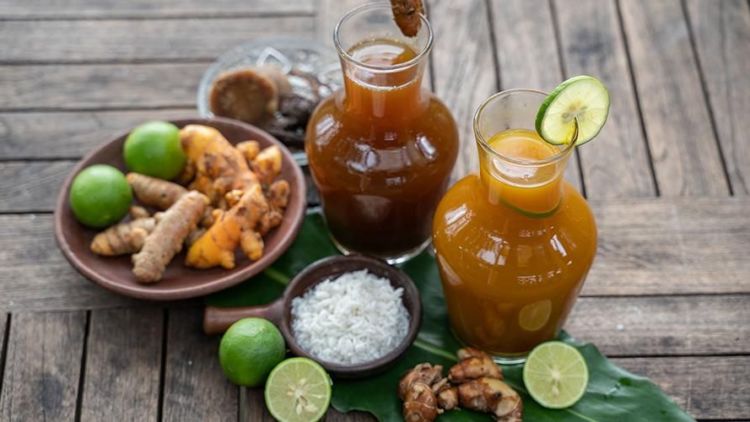 Jamu Segar yang Menyehatkan Bisa Kamu Buat Sendiri di Rumah Lho!