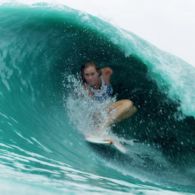 Bethany Hamilton: Jatuh dan Bangkit Walau Satu Lengan