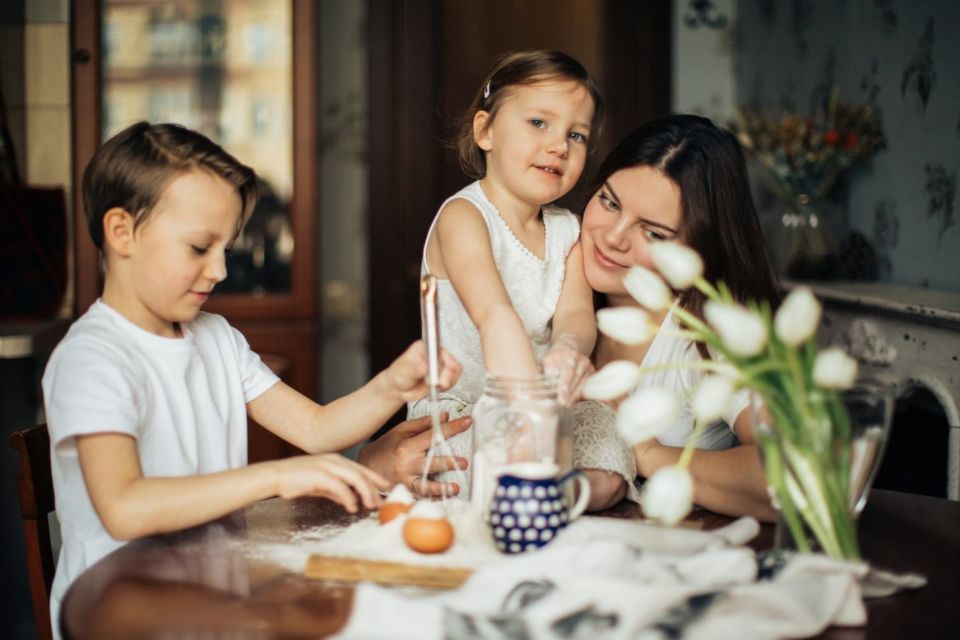 8 Teladan dari Sosok Ibu yang Akan Dicontoh dan Dikenang Anak Selamanya. Sweet!