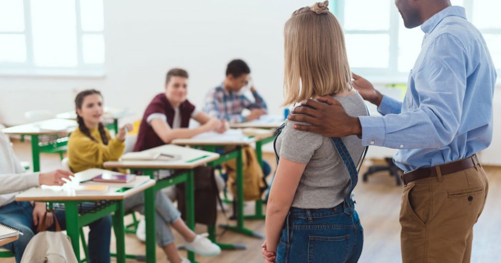 Suka Duka Jadi Anak Pindahan Sekolah. Pinter Dimusuhin, Nggak Pinter Nggak Punya Temen~