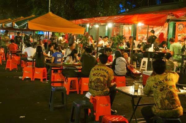 5 Rekomendasi Kuliner Kaki Lima di Jakarta Selatan. Mulai dari Roti Bakar Sampai Nasi Goreng Pelangi