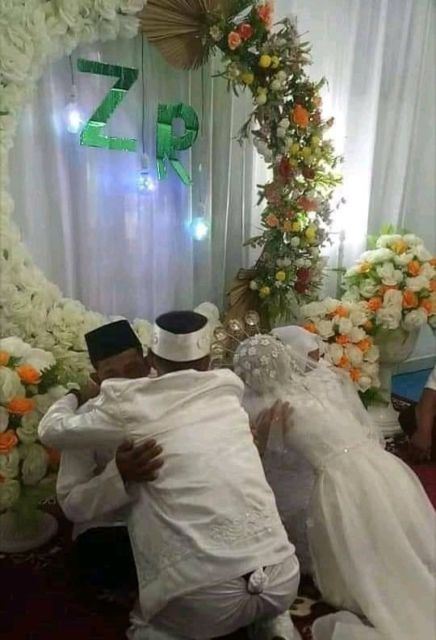 Deretan Potret Apes Saat Momen Nikah Ini Bukti Bahwa Cinta Memang Butuh Banyak Pengorbanan