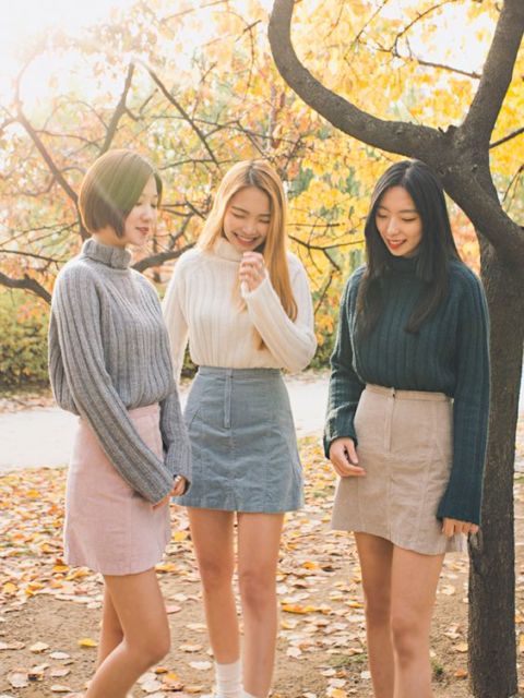 Gemasnya 8 Gaya OOTD Ala Korean Besties. Niatnya Iseng, Malah Jadi Sebagus Ini!