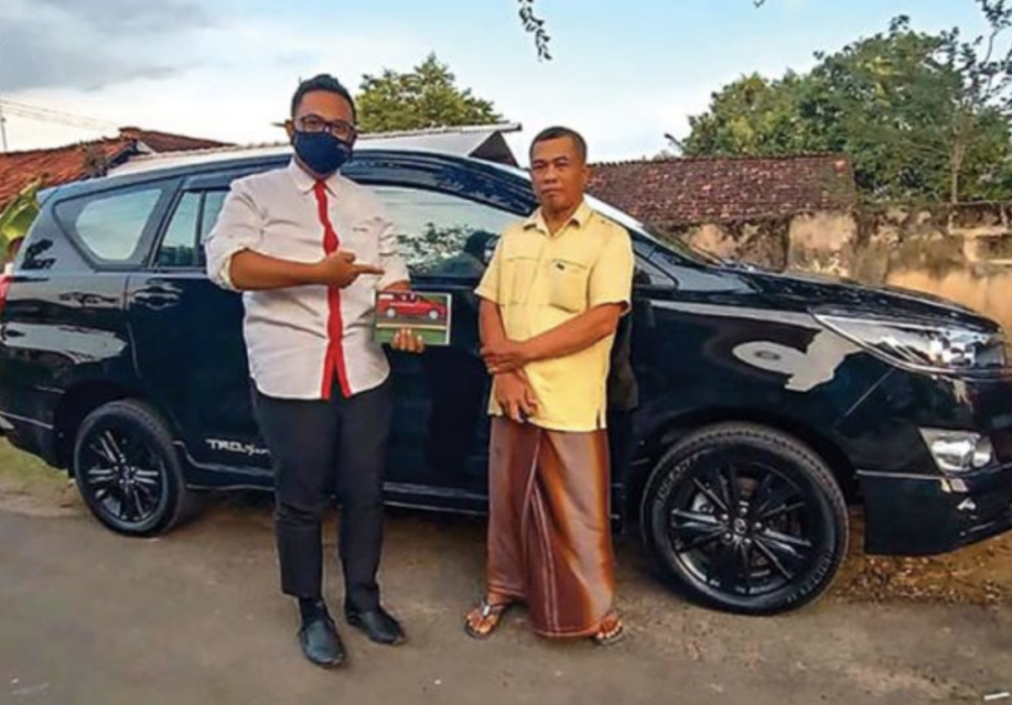 Ingat Kampung Miliarder Tuban? Belasan Mobil Rusak Akibat Kecelakaan, Ternyata Belum Bisa Nyetir~