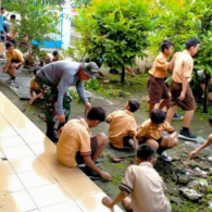 Bahagianya Momen Kerja Bakti di Masa Sekolah. Apalagi Kalau Disuruh Pakai Baju Bebas~