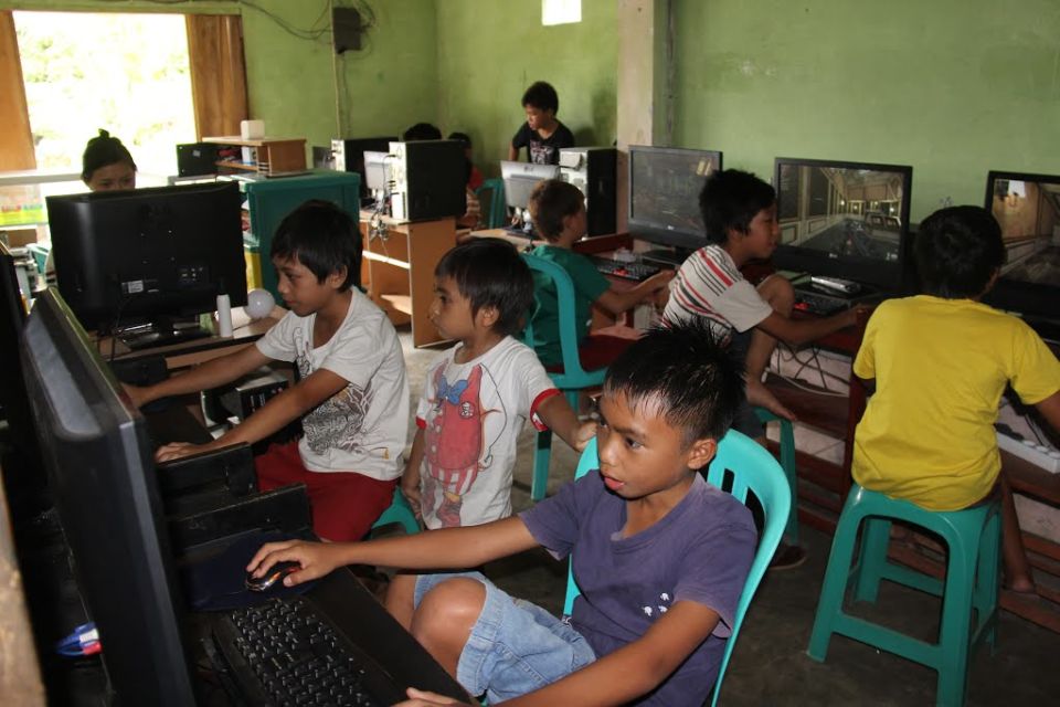 Nostalgia Masa Keemasan Warnet dari Kacamata Mas-mas Penjaga Warnet. Ada yang Pernah Merasakan?