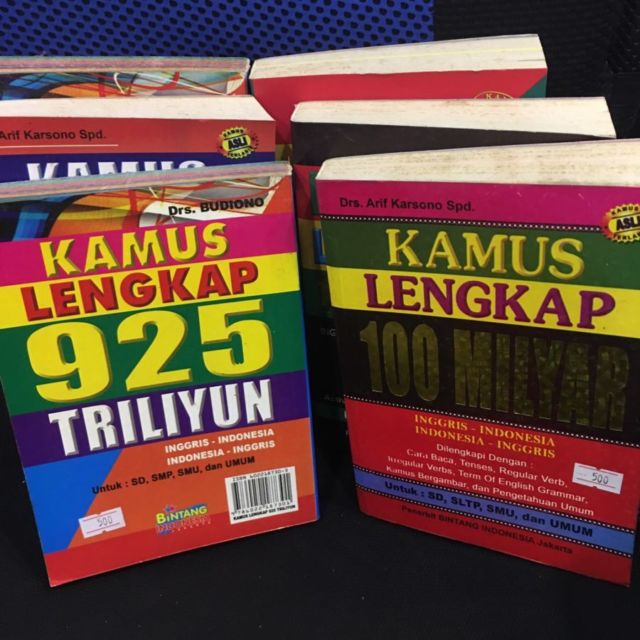 Dari Kamus Legendaris 5 Juta Kata Sampai 900-an Miliar Kata, Kamu Pernah Punya yang Mana?