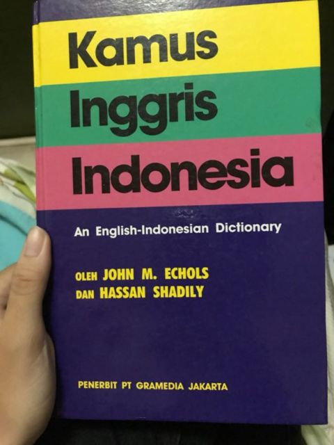 Dari Kamus Legendaris 5 Juta Kata Sampai 900-an Miliar Kata, Kamu Pernah Punya yang Mana?