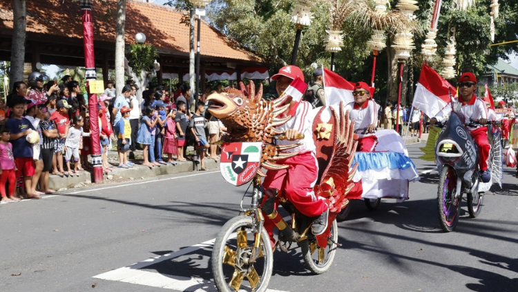 Kocaknya Momen Karnaval Agustusan Zaman SD. Nyenengin sih, tapi Kadang Ngeselin juga