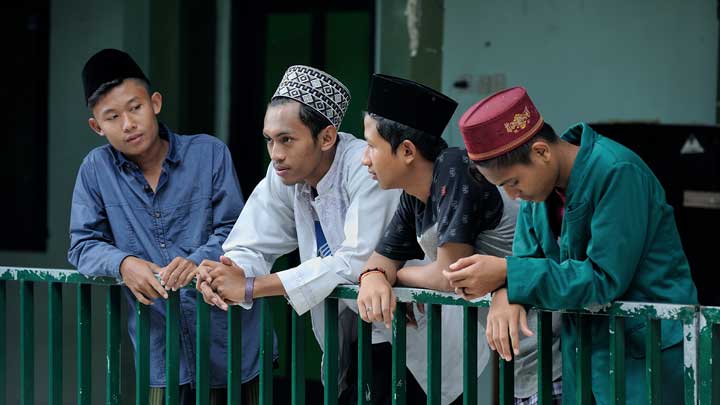 Lika-Liku Anak Pesantren yang Mungkin Nggak Banyak Orang Tahu. Ternyata Begini~