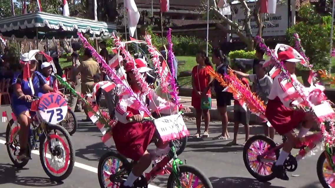 Kocaknya Momen Karnaval Agustusan Zaman SD. Nyenengin sih, tapi Kadang Ngeselin juga