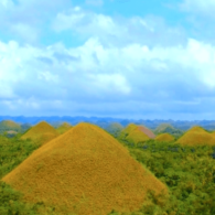 #WisataFilipina-Berpelukan di Bukit Teletubbiesnya Filipina, Chocolate Hills yang Mengangumkan.