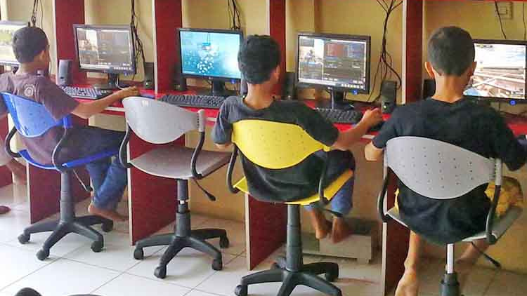 Tutupnya Gemscool Bikin Kita Nostalgia dengan Momen-Momen Konyol Waktu di Game Net. Ingat Nggak?