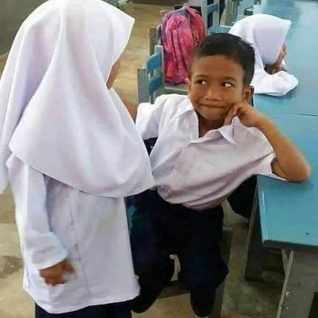 Konyolnya Cinta-cintaan Ala Anak SD. Kita Pasti Pernah Mengalami Fase Paling Absurd ini :D