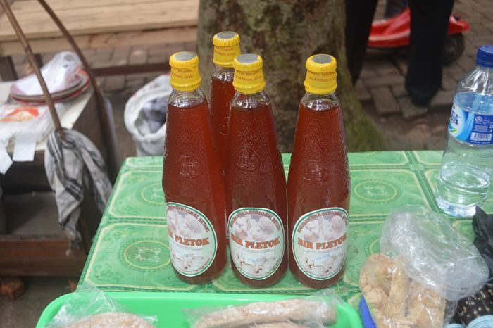 Bir Pletok, Minuman Tradisional Asli Betawi yang Menyehatkan dan Nggak Bikin Mabuk!