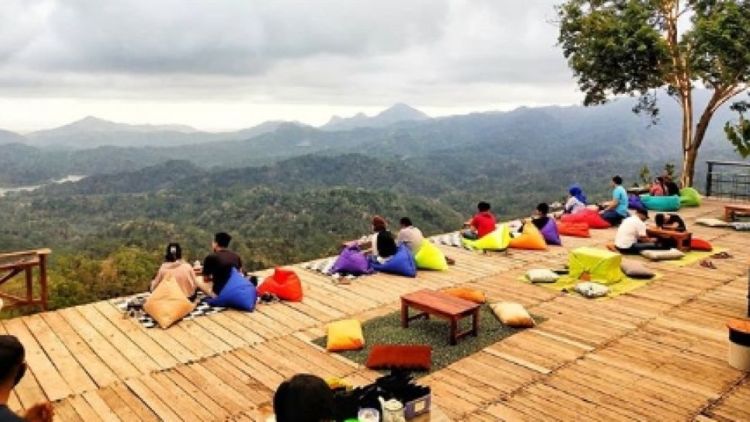 5 Rekomendasi Tempat Nongkrong Bernuansa Alam Terbuka di Jogja. Pemandangan Indah dan Sirkulasi Udara Lancar!