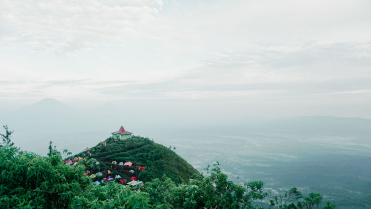 Pesona Gunung Andong Via Basecamp Dusun Pendem