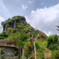 Rehat Sejenak dari Rutinitas Dengan Menikmati Matahari Tenggelam di Atas Awan Desa Wisata Gunung Kendhil. Indah dan Rileks Sekaligus!