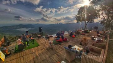 Coffee Angkasa, Indahnya View Sunset dan Bintang di Langit Kulon Progo