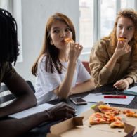 #CerpenHipwee; Percakapan di Sela Makan Siang