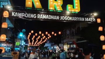 Menunggu Berbuka Puasa Sambil Berburu 2500 Takjil di Kampoeng Ramadan Jogokaryan