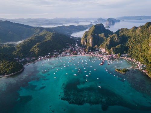 #WisataFilipina-5 Destinasi Pantai Indah di Filipina yang Nggak Bisa Kamu Lewatkan