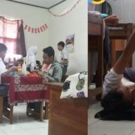 5 Kebiasaan Unik Siswa Saat Jam Pelajaran Kosong