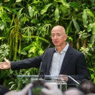 Jeff Bezos Suka Kirim E-mail yang Bikin Karyawan Deg-degan! Ini 5 Rahasia Komunikasi Pemimpin